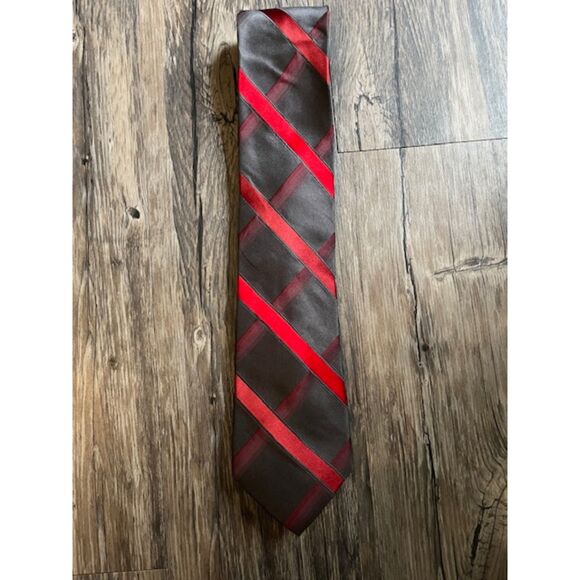 Arrow 100% Silk Grey and Red Mens Neck Tie Gray - Picture 1 of 4